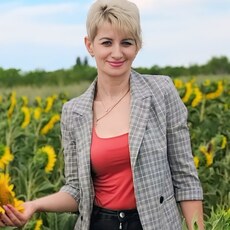 Карина, 58, Отрадное