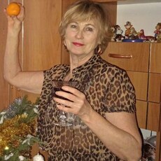 Вика, 71, Омск