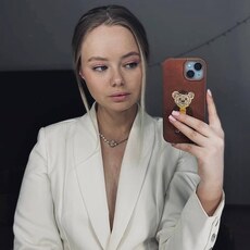 Регина, 21, Ижевск