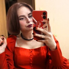 Таисия, 24, Киров (Калужская область)