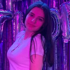 Фаина, 24, Санкт-Петербург