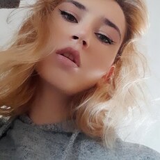 Янина, 25, Павловск