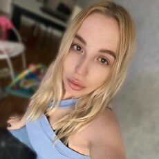 Анна, 24, Фокино (Брянская область)
