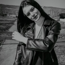 Лилия, 25, Горнозаводск