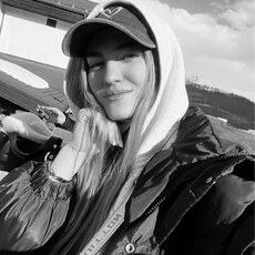 Алёна, 24, Благовещенск (Амурская область)