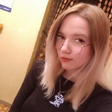 Кира, 19, Санкт-Петербург