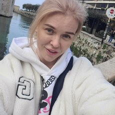 Лина, 46, Санкт-Петербург