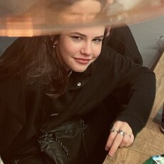 Виолетта, 24, Санкт-Петербург